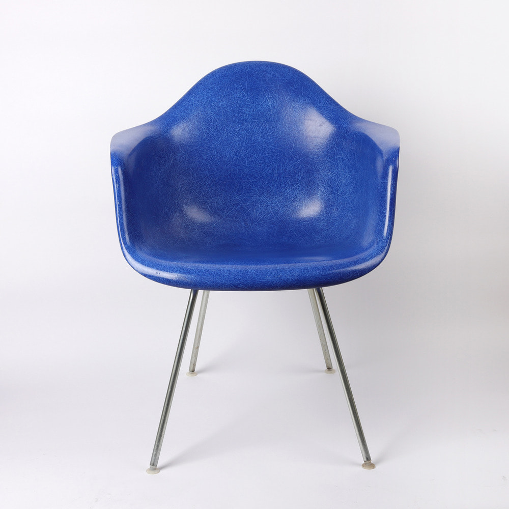 [임스체어] Eames Fiberglass Arm Chair(DAX) - Medium Blue